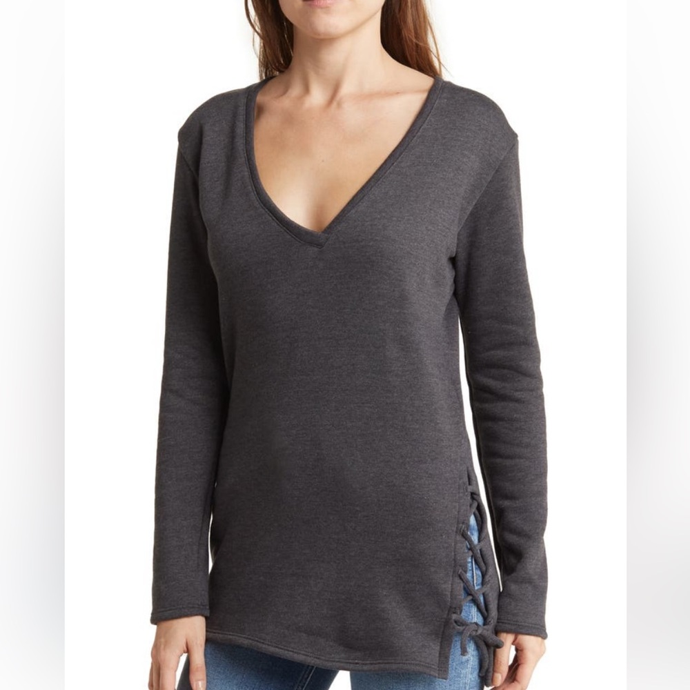 🆕 Go couture side tie sweater Gray size medium